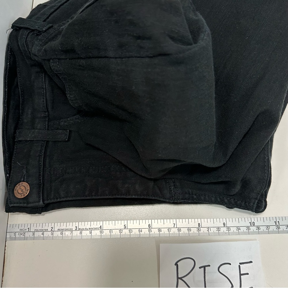 TUMMY TUCK JEANS Size 4P NYDJ Black Denim Curves 5 Pockets - Picture 11 of 15